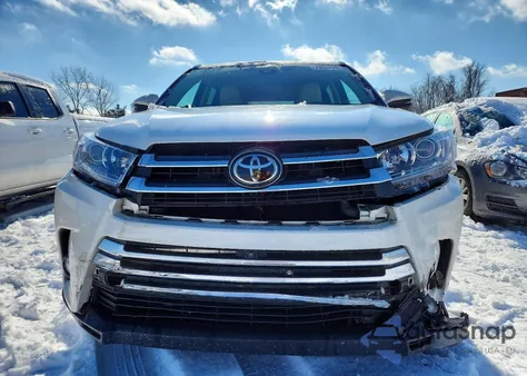 2017 Toyota Highlander Limited z USA, uszkodzony, nr VIN 5TDDZRFH4HS385368